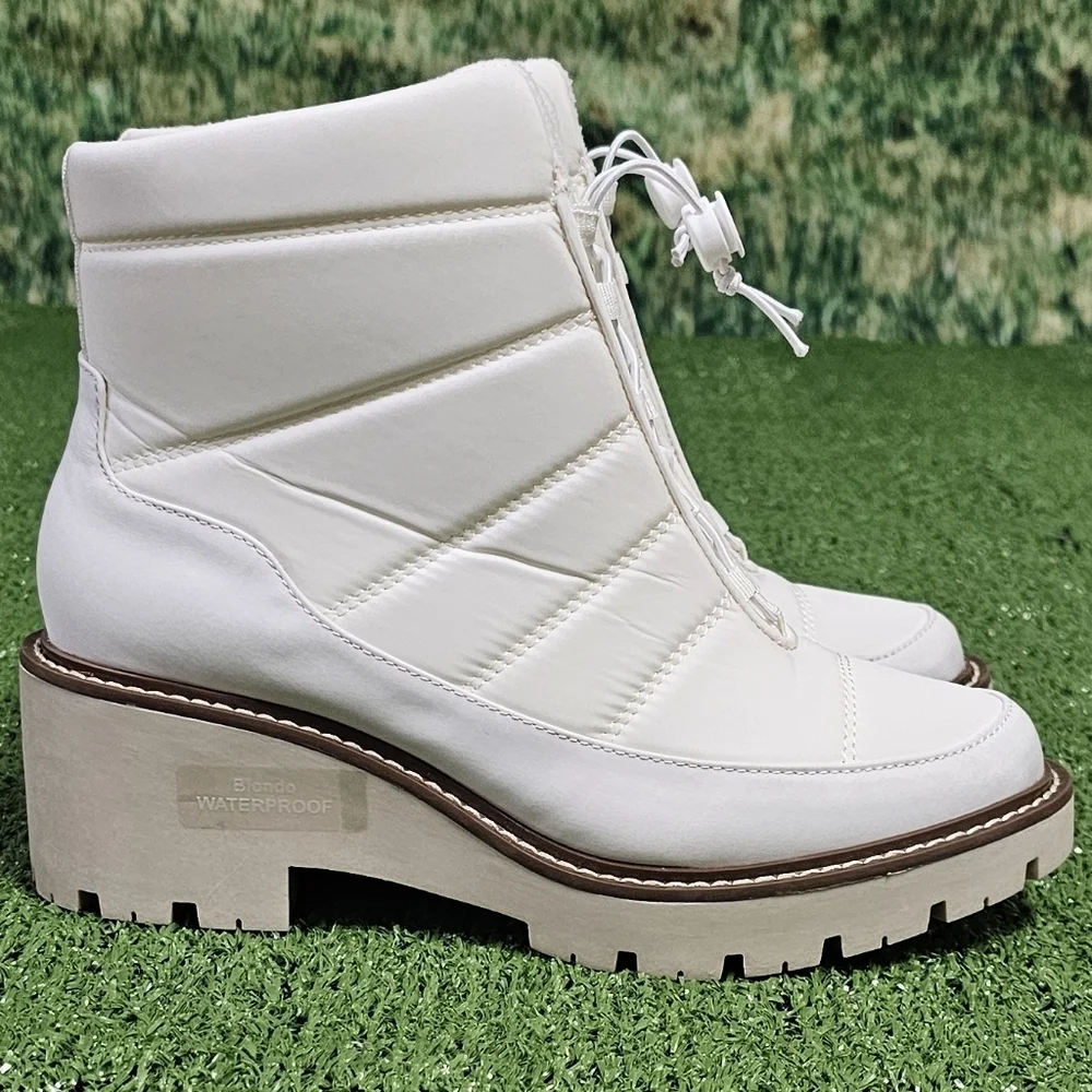 BLONDO | DAISY WATERPROOF LUG SOLE BOOTS- NWOT!